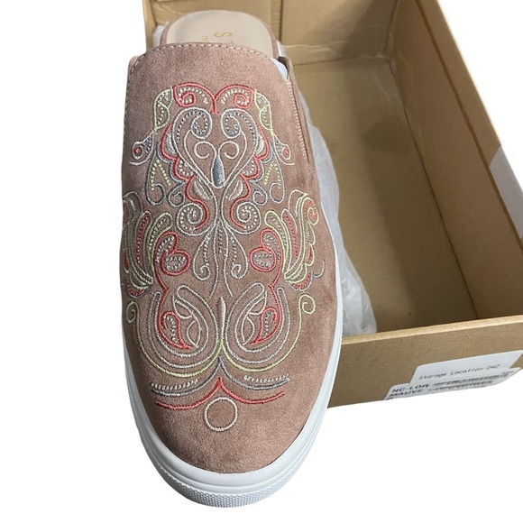 Steve Madden Natural Comfort Lora Embroidered Slip On Mule Clogs 9 - Picture 4 of 6